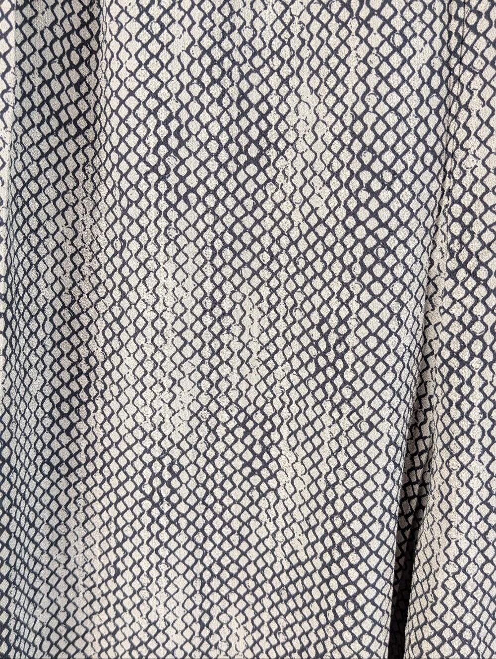 Eileen Fisher 100% Silk Pants XL Gray Snakesin Print Elastic Waist Tapered Legs - Picture 3 of 7
